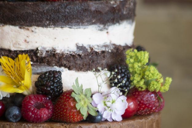 yum yum, wedding cake